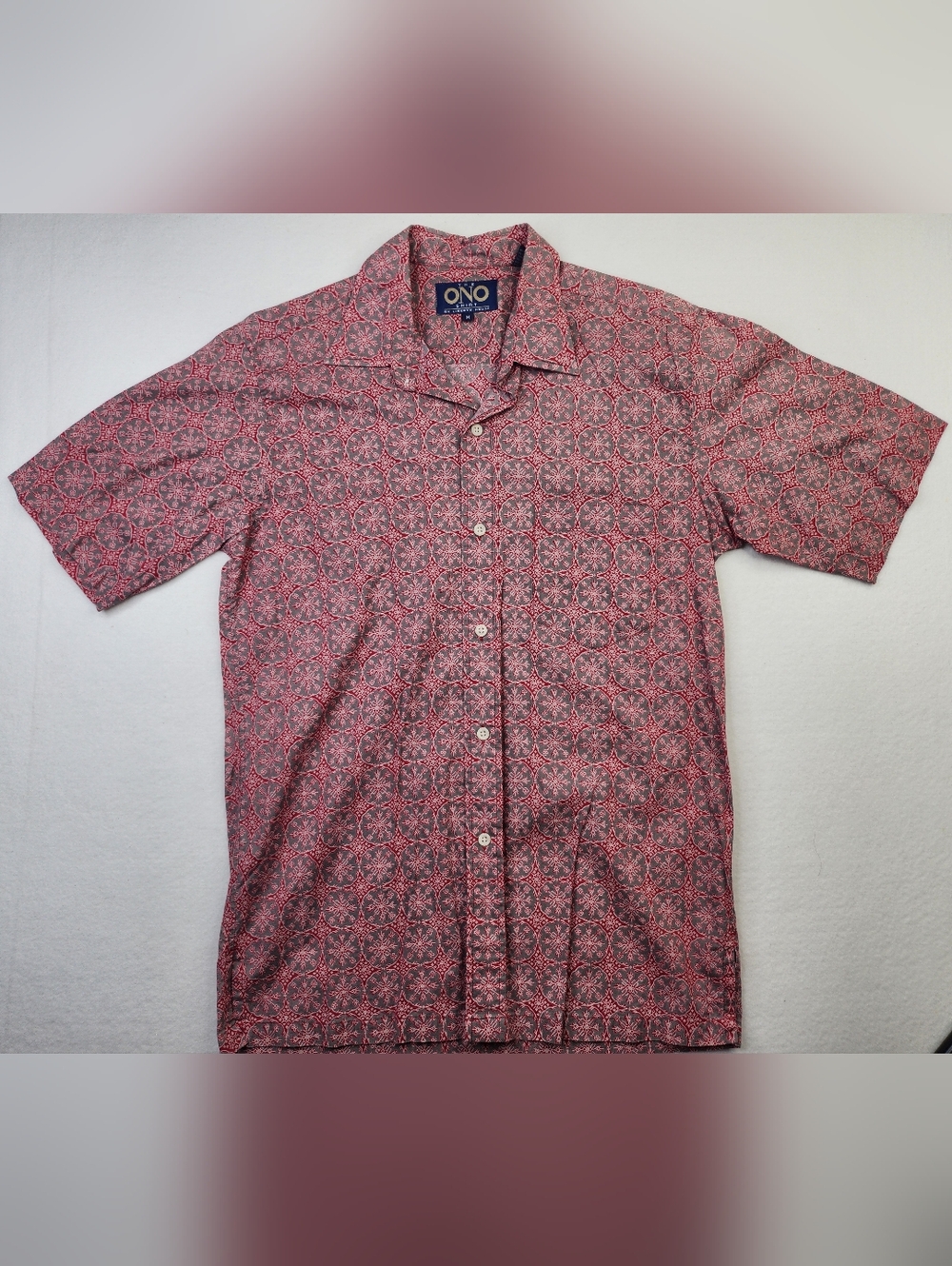 Vintage 1980s ONO Hawaiian Men’s Red Patterned Short-Sleeve Button-Down Shirt